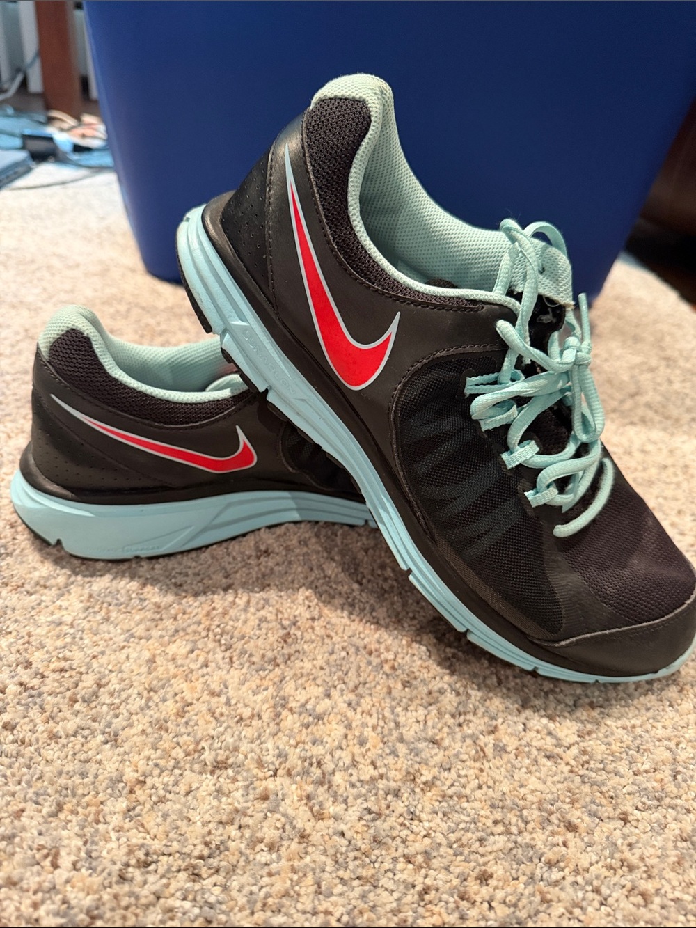 Nike Black and Mint Athletic Running Shoes with Red Swoosh
